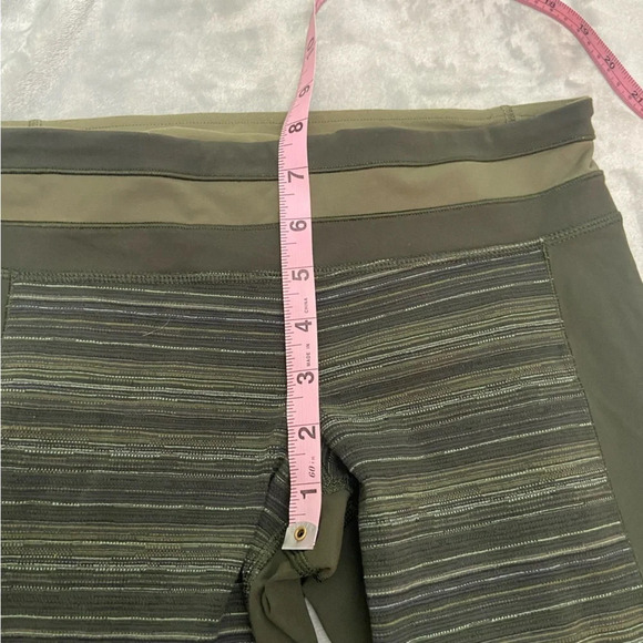 Lululemon Give Me Qi Crop Cyber Stripe Gator Fatigue Green black 21277 - Picture 6 of 11